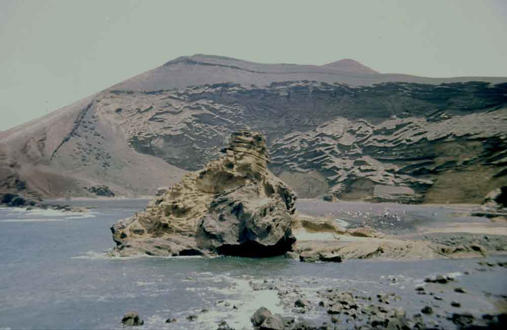 13 - Lanzarote, parque nacional de Timanfaya, volcan y mar